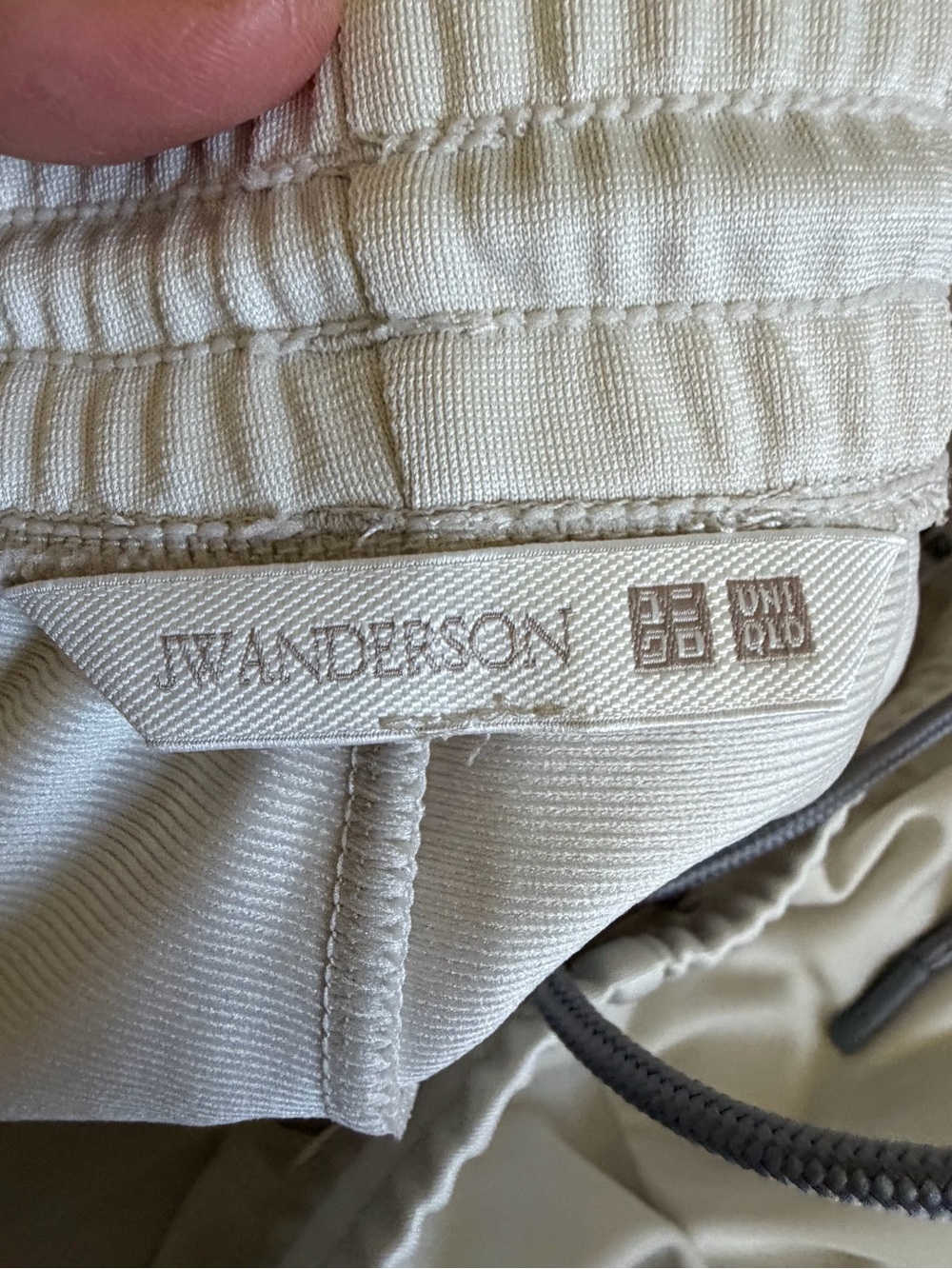 JW Anderson & Uniqlo Cream Wide-Leg Track Pants - Picture 7 of 12